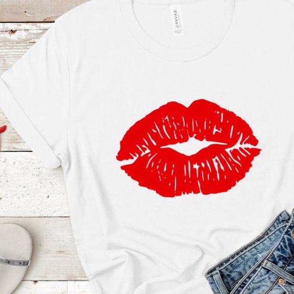 Gildan Tops - Red lips Gildan Tops - Red lips